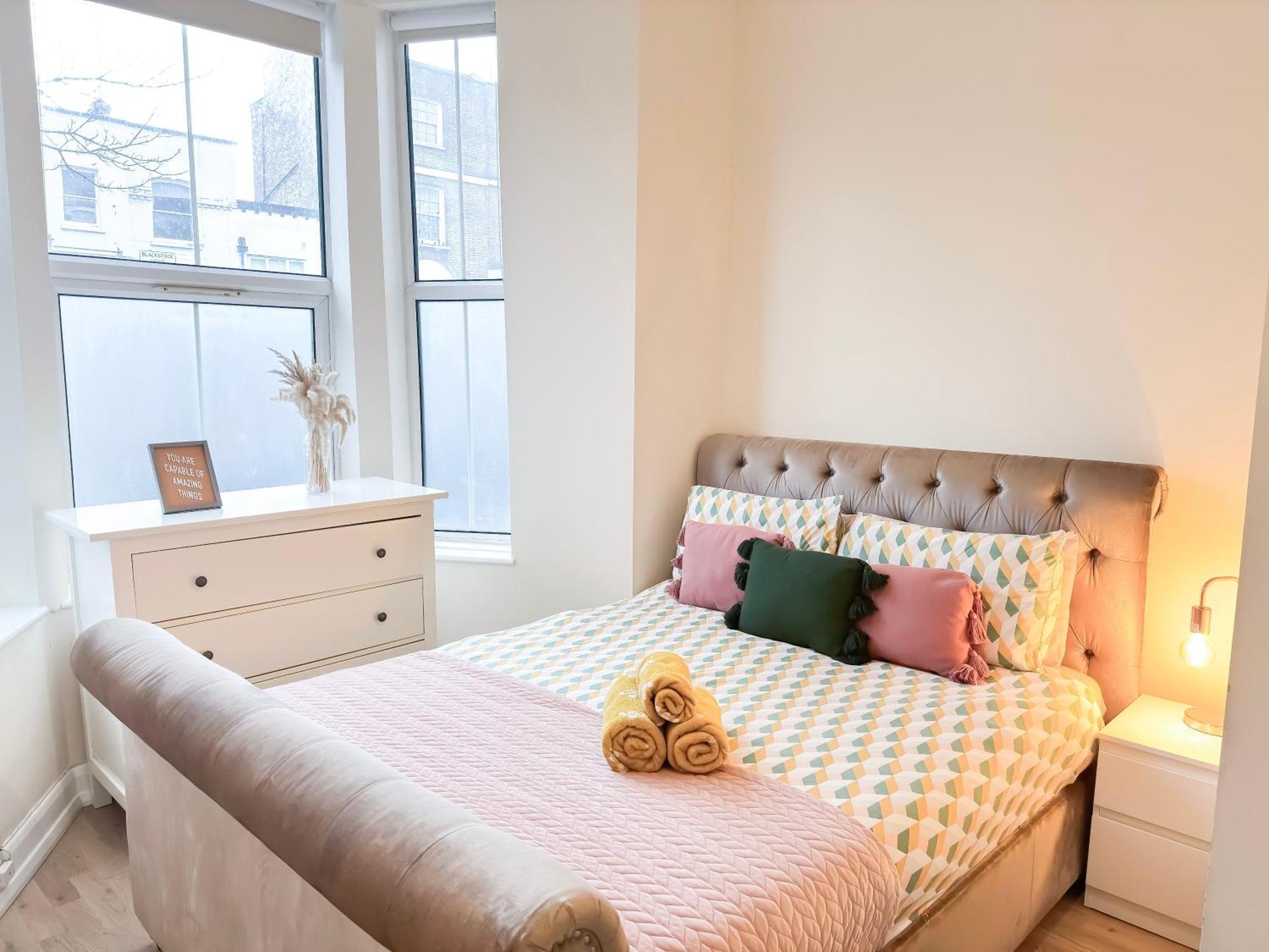 1-Bedroom Flat With Small Garden & Paid Parking In Finsbury Park, Highbury لندن المظهر الخارجي الصورة
