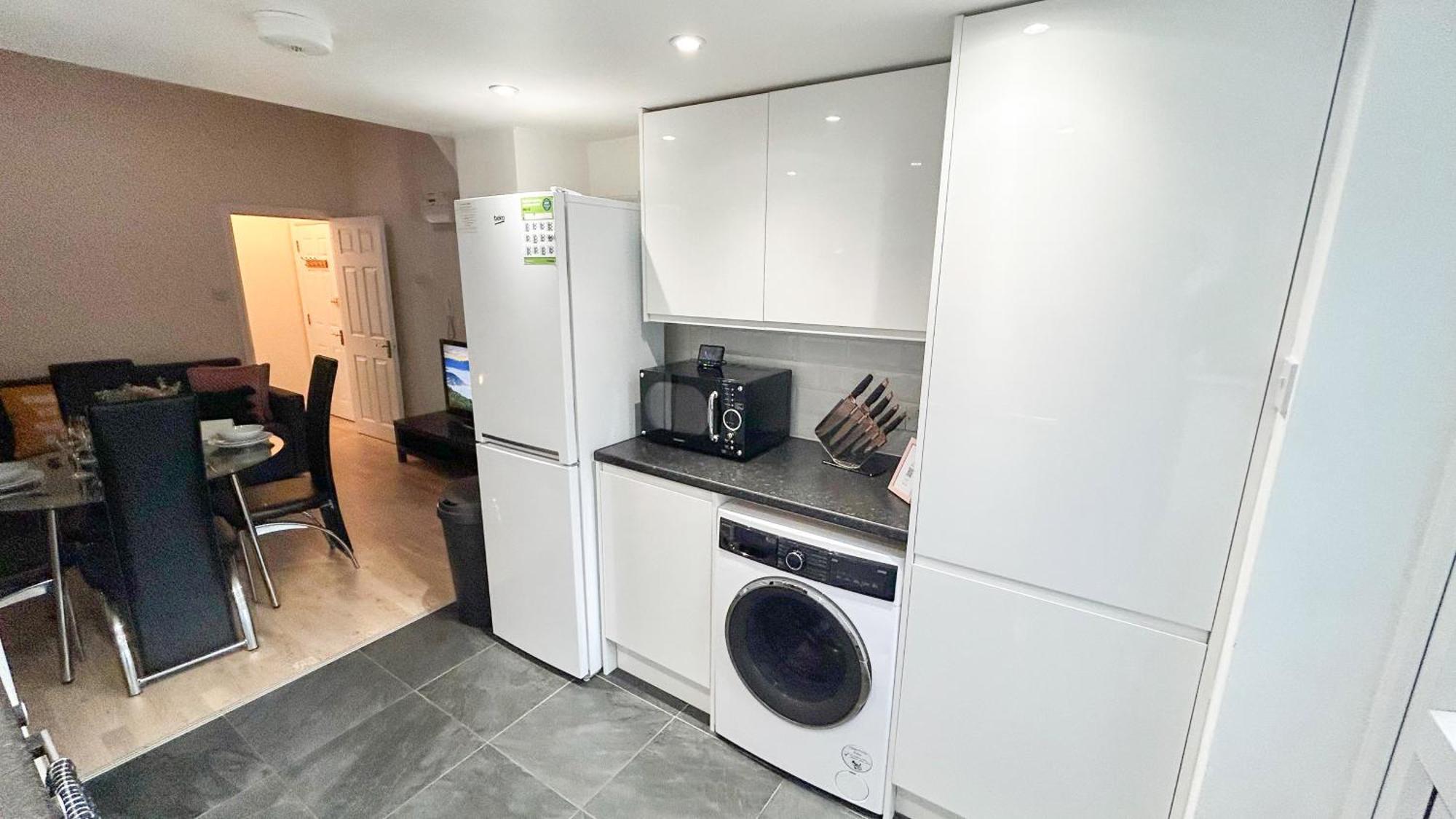 1-Bedroom Flat With Small Garden & Paid Parking In Finsbury Park, Highbury لندن المظهر الخارجي الصورة