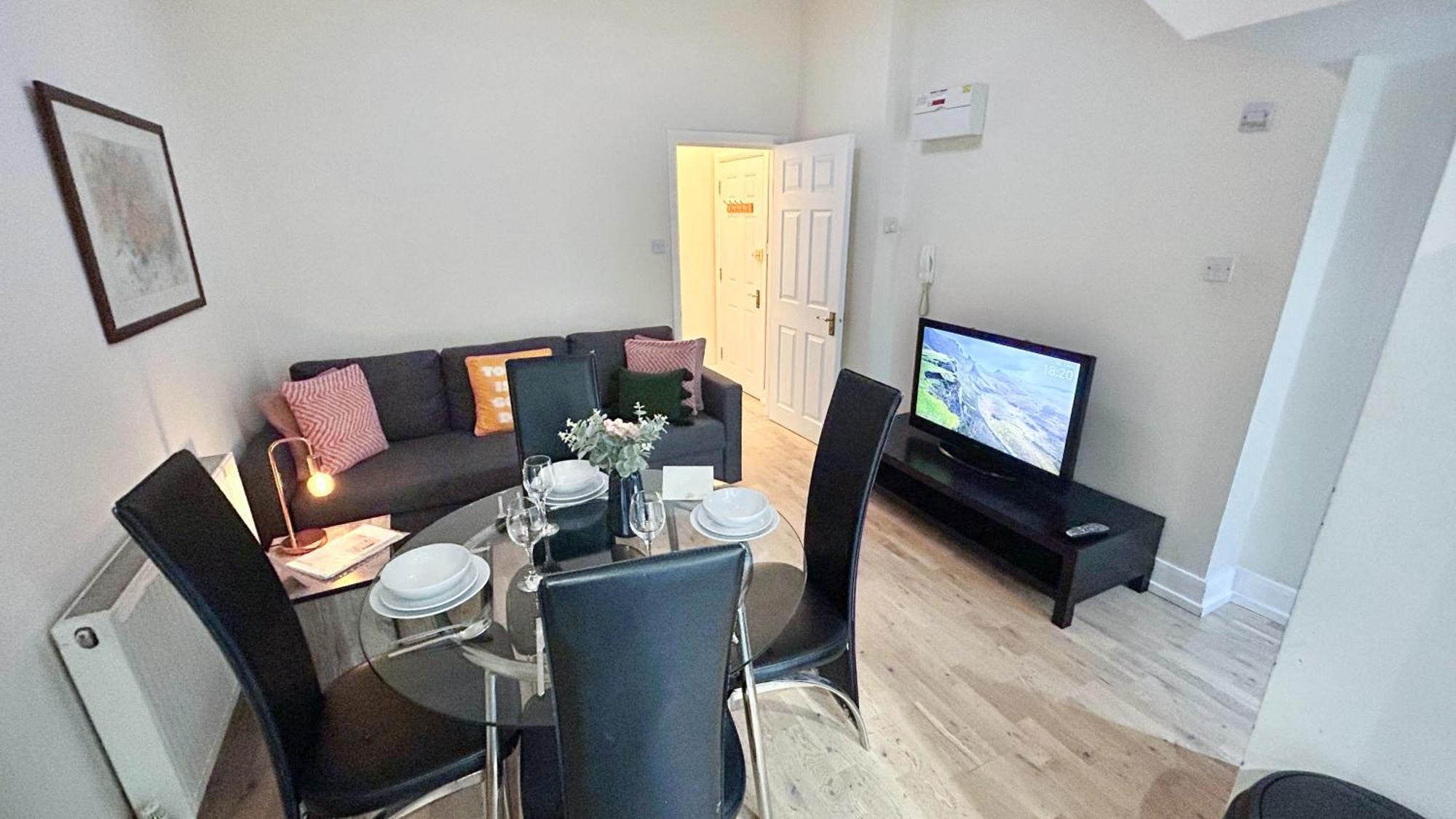 1-Bedroom Flat With Small Garden & Paid Parking In Finsbury Park, Highbury لندن المظهر الخارجي الصورة