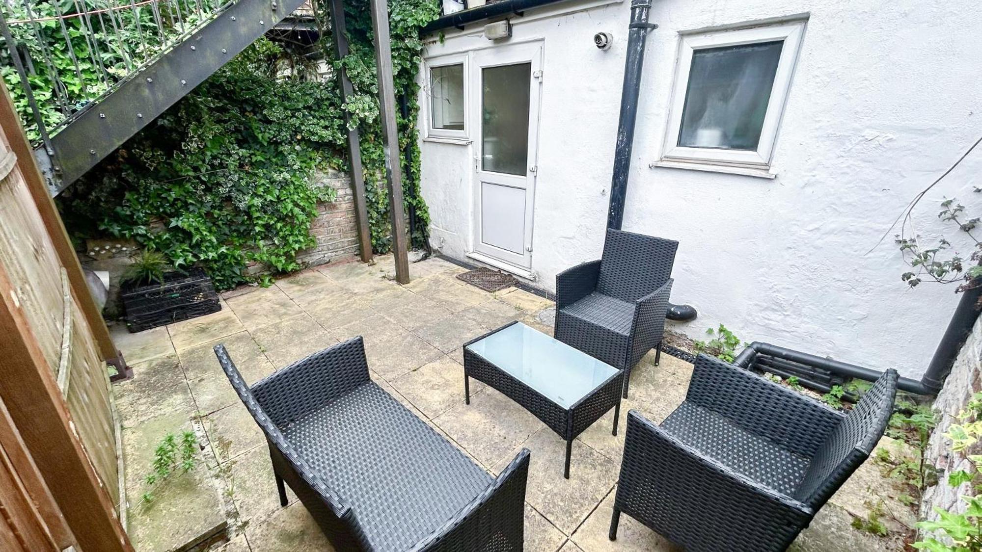 1-Bedroom Flat With Small Garden & Paid Parking In Finsbury Park, Highbury لندن المظهر الخارجي الصورة