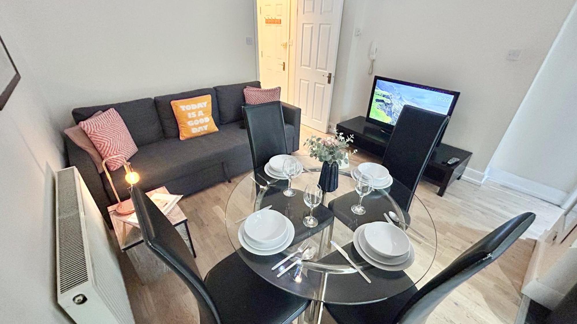 1-Bedroom Flat With Small Garden & Paid Parking In Finsbury Park, Highbury لندن المظهر الخارجي الصورة