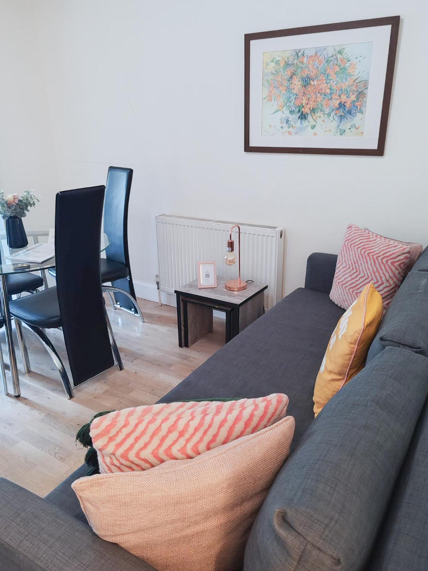 1-Bedroom Flat With Small Garden & Paid Parking In Finsbury Park, Highbury لندن المظهر الخارجي الصورة