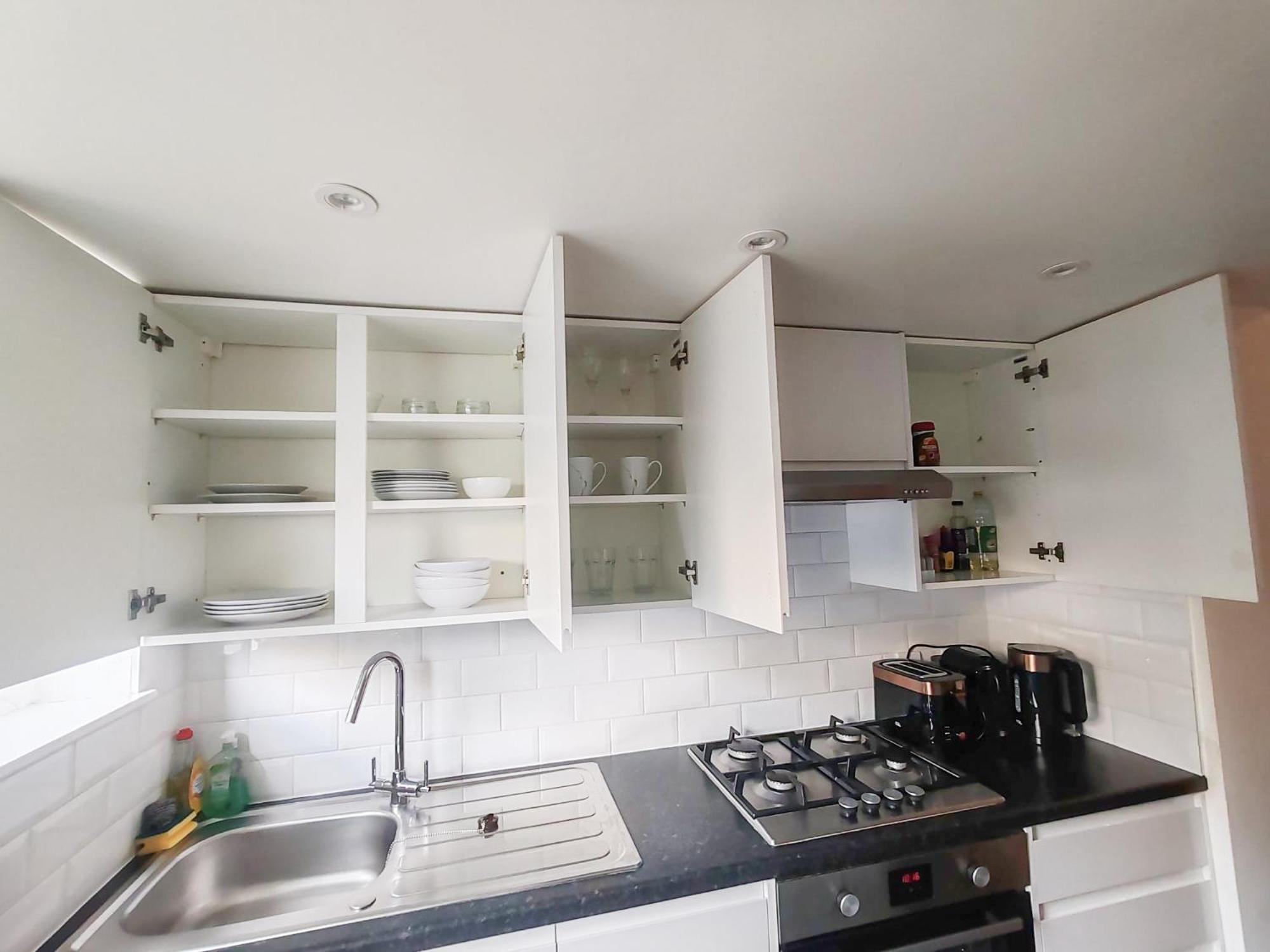 1-Bedroom Flat With Small Garden & Paid Parking In Finsbury Park, Highbury لندن المظهر الخارجي الصورة