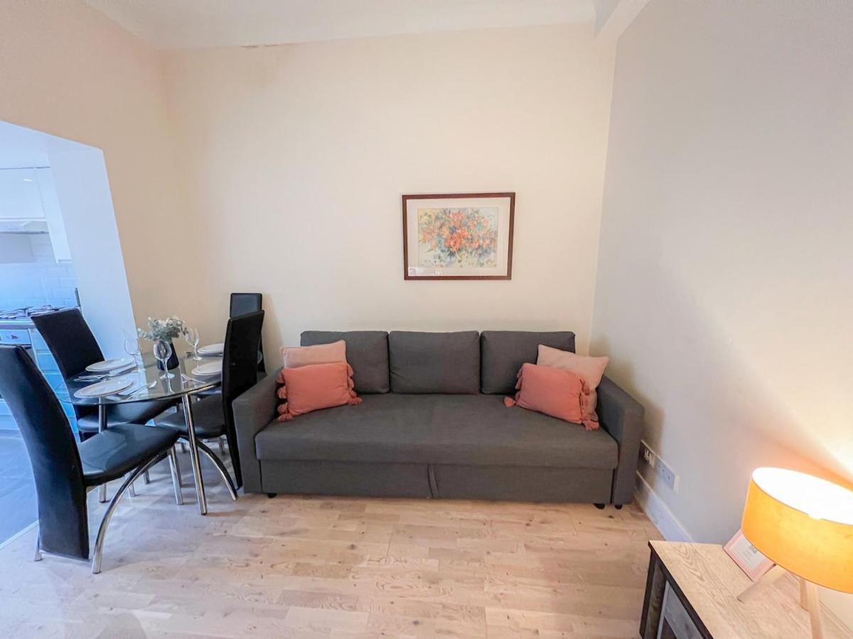 1-Bedroom Flat With Small Garden & Paid Parking In Finsbury Park, Highbury لندن المظهر الخارجي الصورة