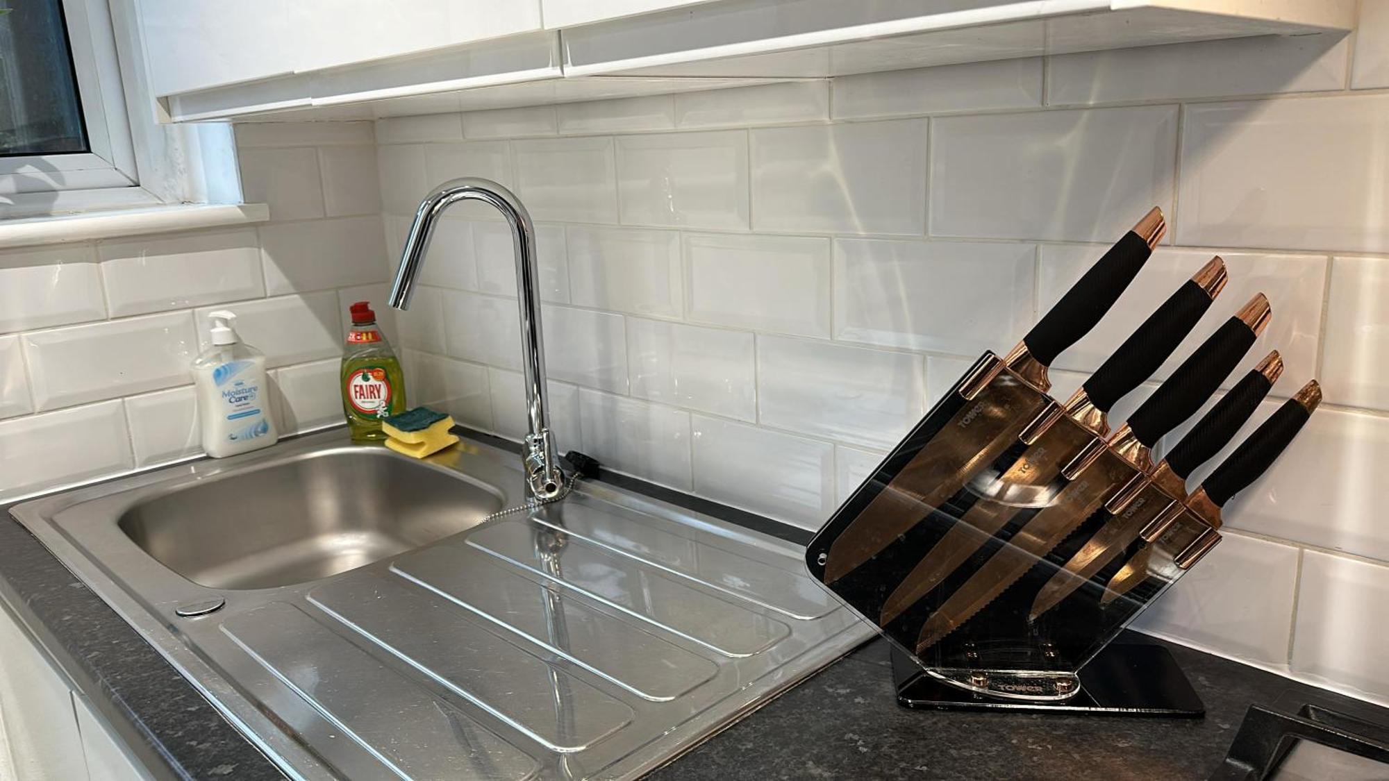 1-Bedroom Flat With Small Garden & Paid Parking In Finsbury Park, Highbury لندن المظهر الخارجي الصورة