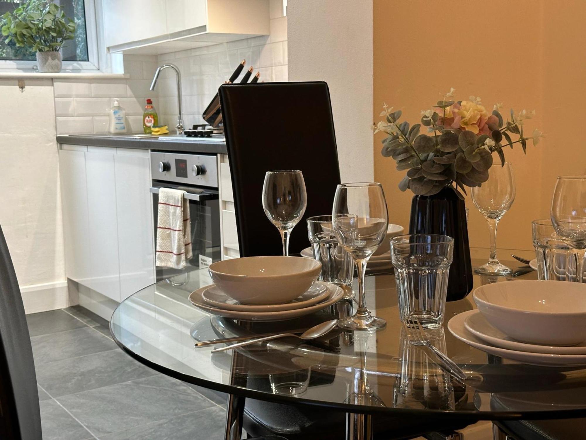 1-Bedroom Flat With Small Garden & Paid Parking In Finsbury Park, Highbury لندن المظهر الخارجي الصورة